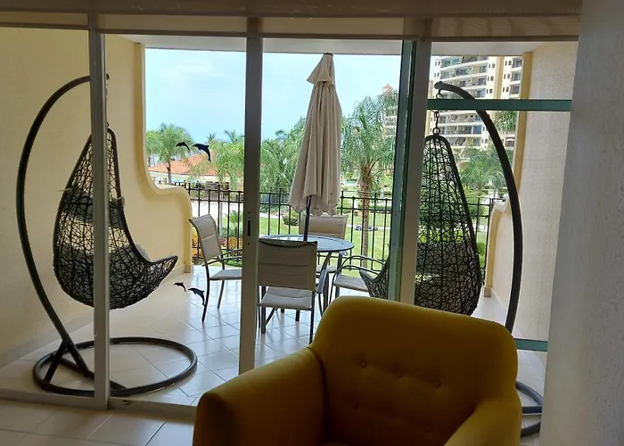 Paradise Apartment, Private Beach Condo Bay View Grand